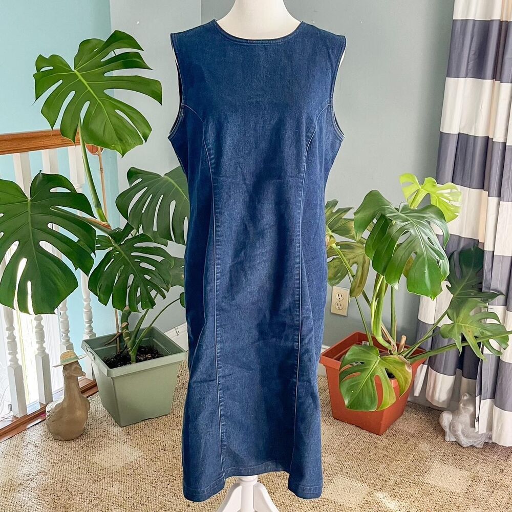 Vintage 90’s Expressions blue denim sleeveless dress with zipper closure size 10